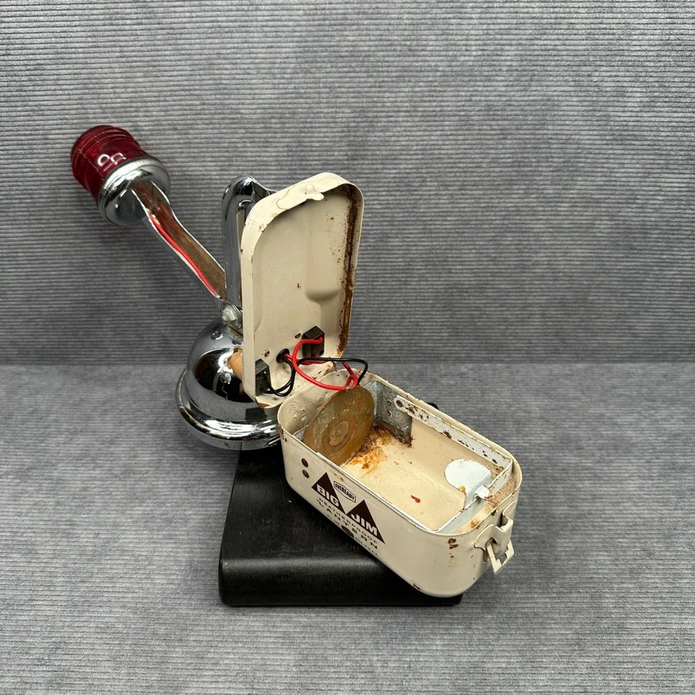 Vintage Eveready Big Jim Weatherproof Lantern No 110 Chrome Red Flasher USA
